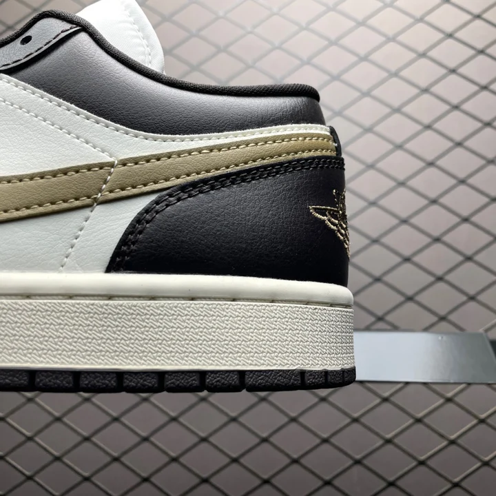 View 76 of Air Jordan 1