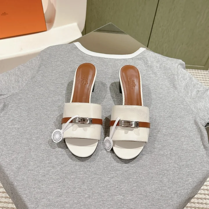 View 1 of 高仿Hermes*H231063ZFB粗跟一字拖鞋白色5CM免檢版