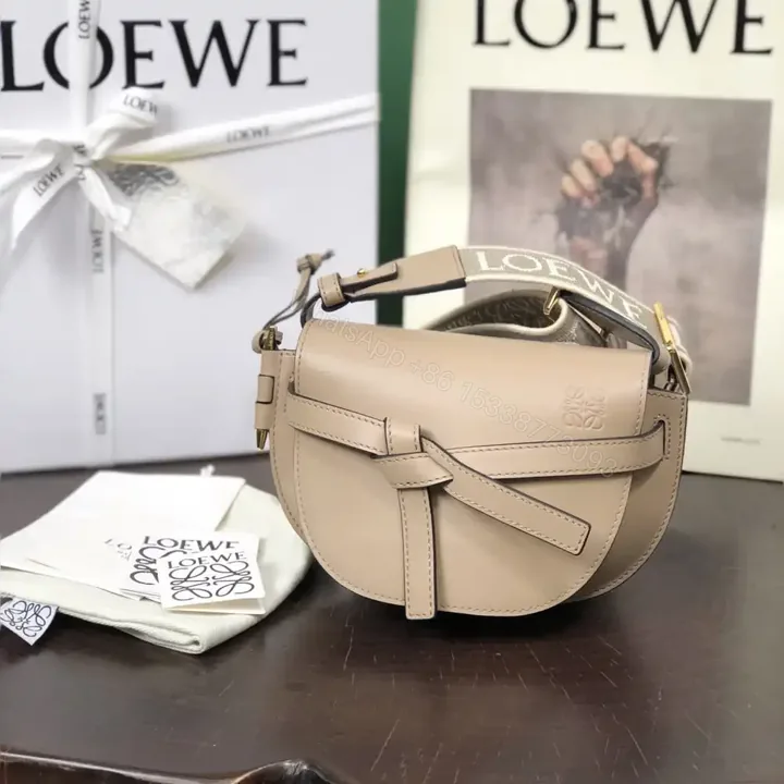 View 1 of 高仿Loewe*Gate系列2150小牛皮斜挎包沙色Mini免檢版