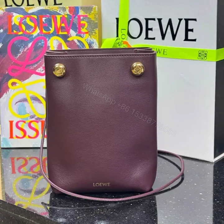 View 1 of 高仿Loewe*Pebble系列7240小牛皮斜跨包酒紅色免檢版