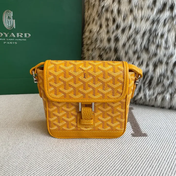 View 1 of 高仿GoyardBeluga限量版mini豆腐包黃色