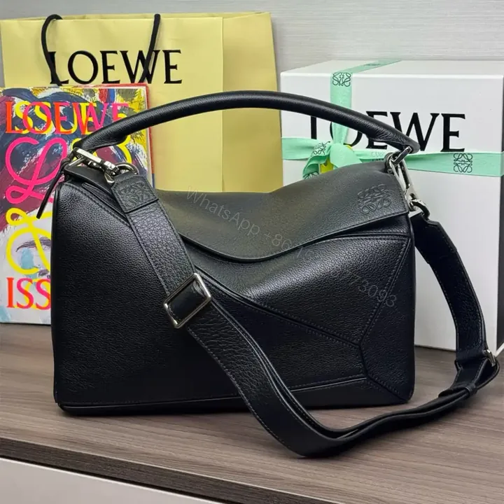 View 1 of 高仿Loewe*Puzzle系列1100小牛皮斜挎包黑色大號免檢版