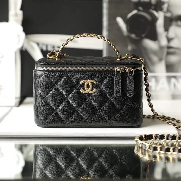 View 1 of 高仿奢侈品Chanel22S黑金化妝包免檢版