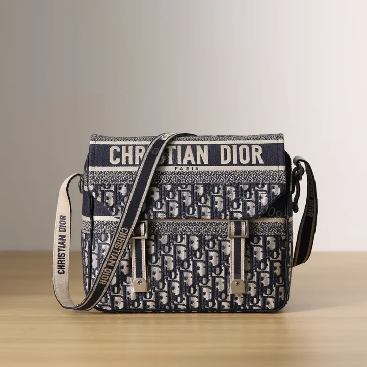 View 1 of 高仿Dior*Camp系列單肩包M免檢版