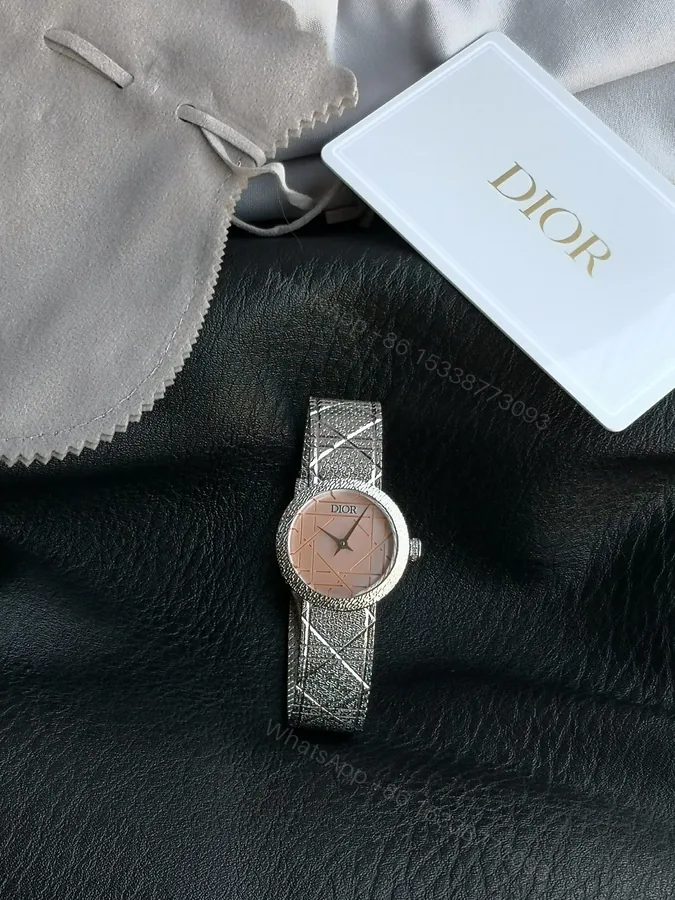 View 1 of Dior一比一粉色幾何女錶 銀雕錶帶搭配玫粉立體面盤