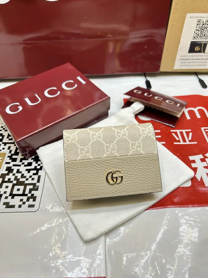View 1 of GUCCI高仿卡其拼接短夾雙色設計質感十足精緻耐用