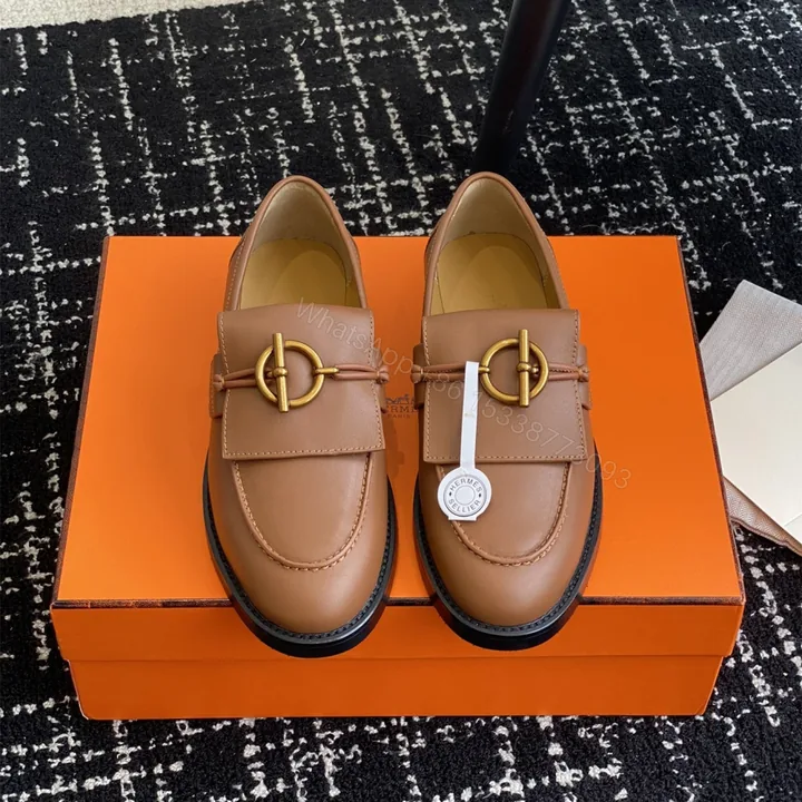 View 1 of 高仿Hermes*H241143ZA33塔扣小羊皮樂福鞋棕色免檢版