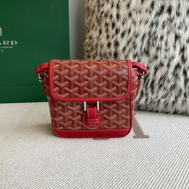 View 1 of 高仿GoyardBeluga限量版mini豆腐包紅色