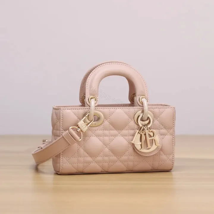 View 1 of 高仿Dior*LadyDJoy系列S0910M413小羊皮戴妃包胭脂粉Mini免檢版