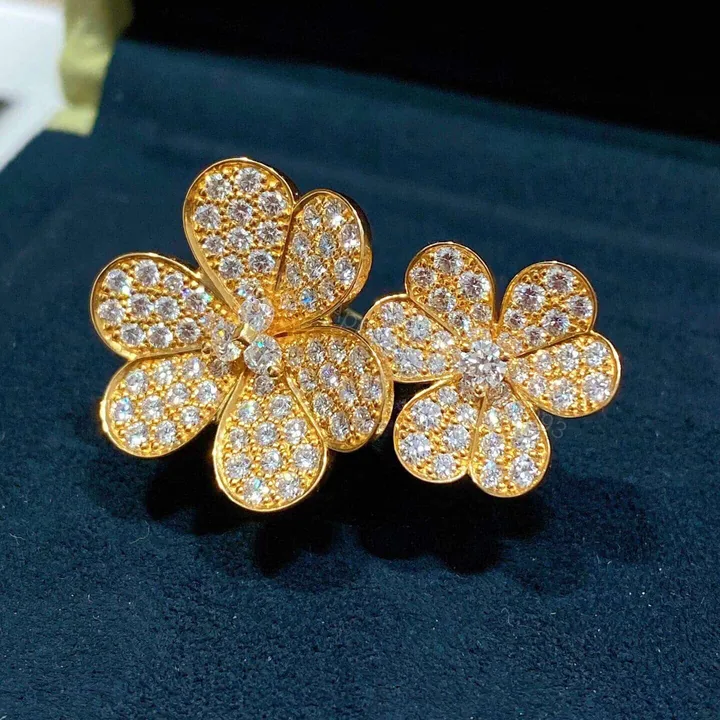 View 1 of Van Cleef & Arpels 18K Yellow Gold Frivole Between The Finger Full Diamonds