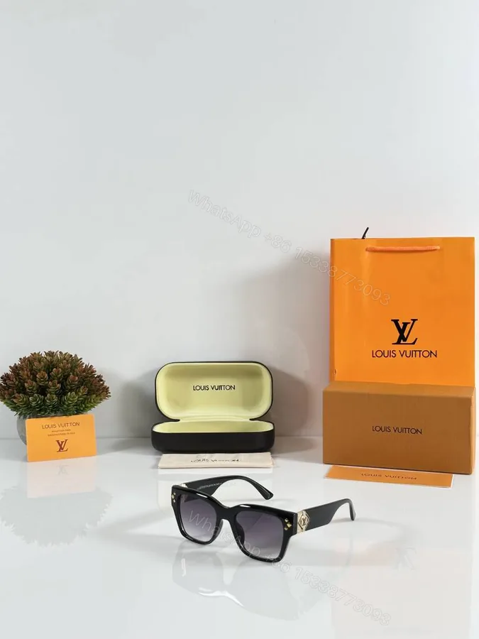 View 1 of First Copy Louis Vuitton Black Square Frame Grey Gradient Men’s Sunglasses