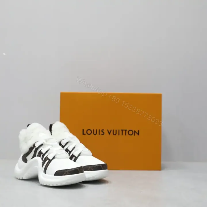 View 1 of LV ARCHLIGHT SNEAKER – LSVM017