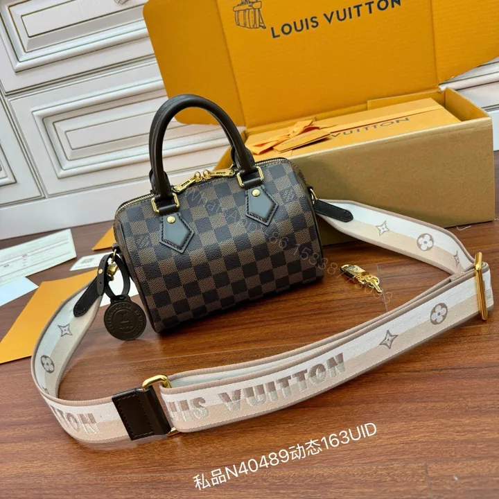 View 1 of Louis Vuitton Speedy Bandoulière 20