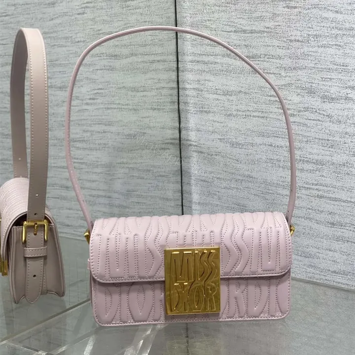 View 1 of 高仿Dior*Miss系列M261M05N衍縫線小牛皮腋下包粉色免檢版