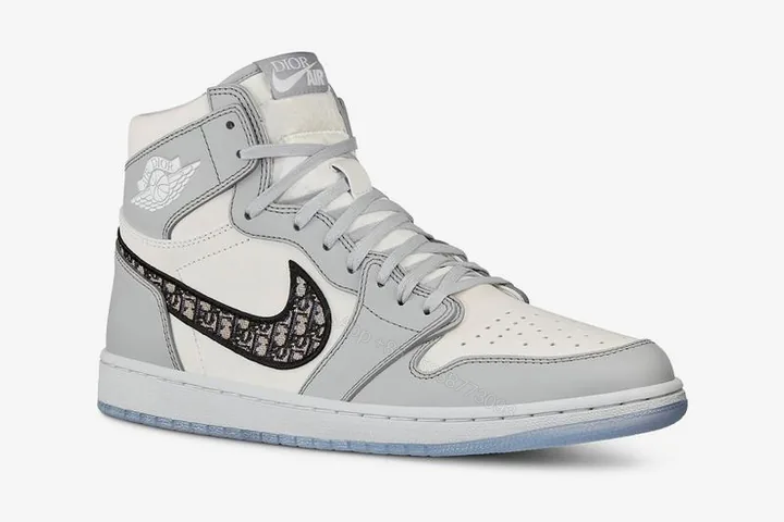 View 1 of DIOR AIR JORDAN 1 HIGH OG SNEAKER