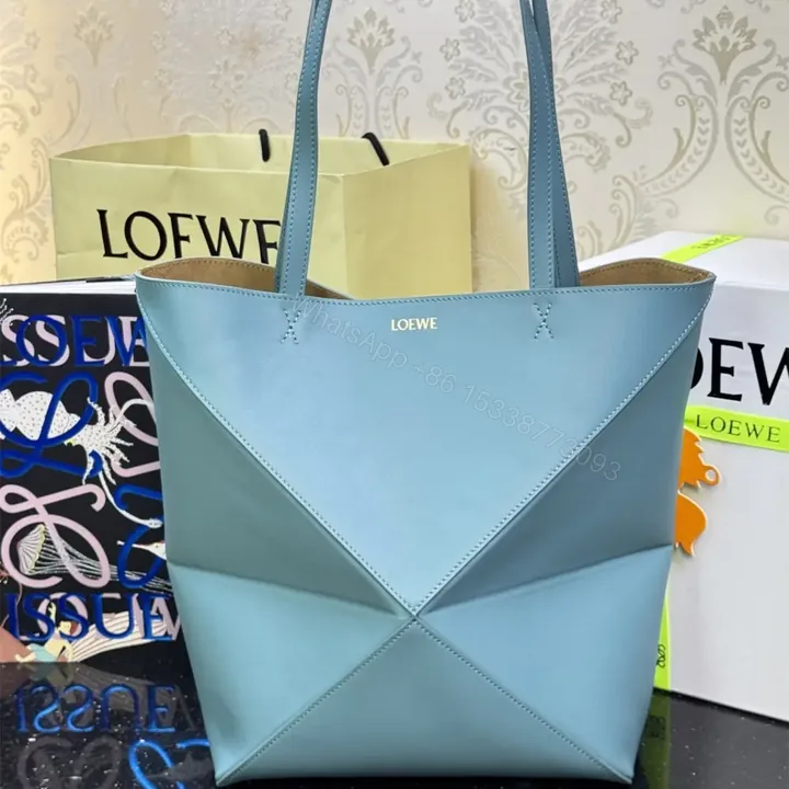 View 1 of 高仿Loewe*Fold系列4512小牛皮Tote手袋水色中號免檢版
