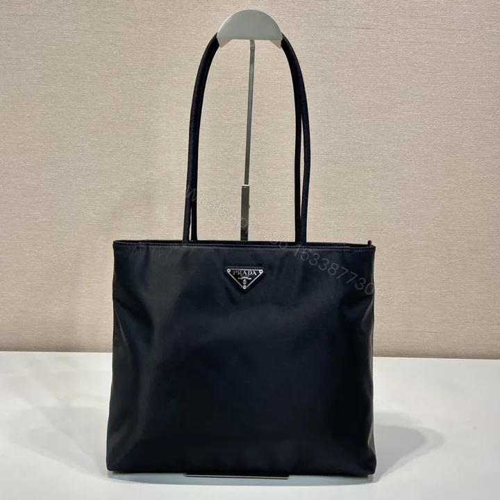 View 1 of 高仿Prada*ReEdition系列托特包B6245黑色中號免檢版
