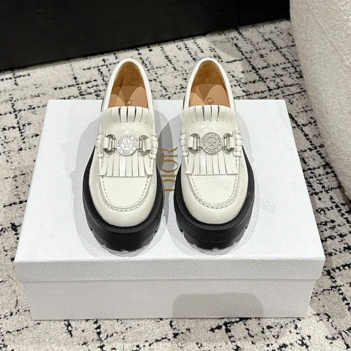 View 1 of 高仿Dior*Emblem系列KDB963女款樂福鞋白色免檢版