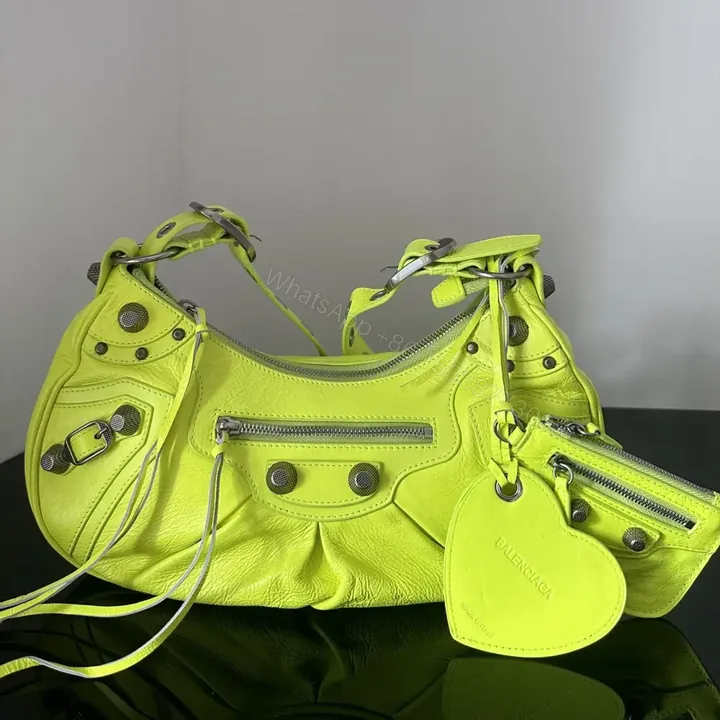 View 1 of 高仿Balenciaga*LeCagole系列餃子包熒光綠S