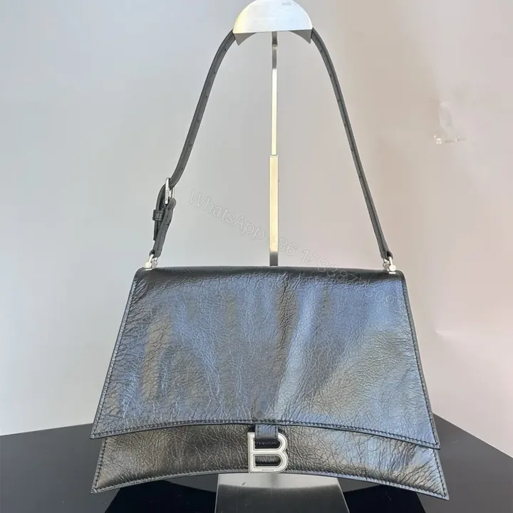View 1 of 高仿Balenciaga冬季新款Crush腋下包黑銀