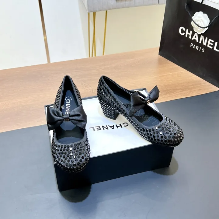 View 1 of 高仿Chanel*G45749B緞子水鑽圓頭單鞋黑色4.5CM免檢版