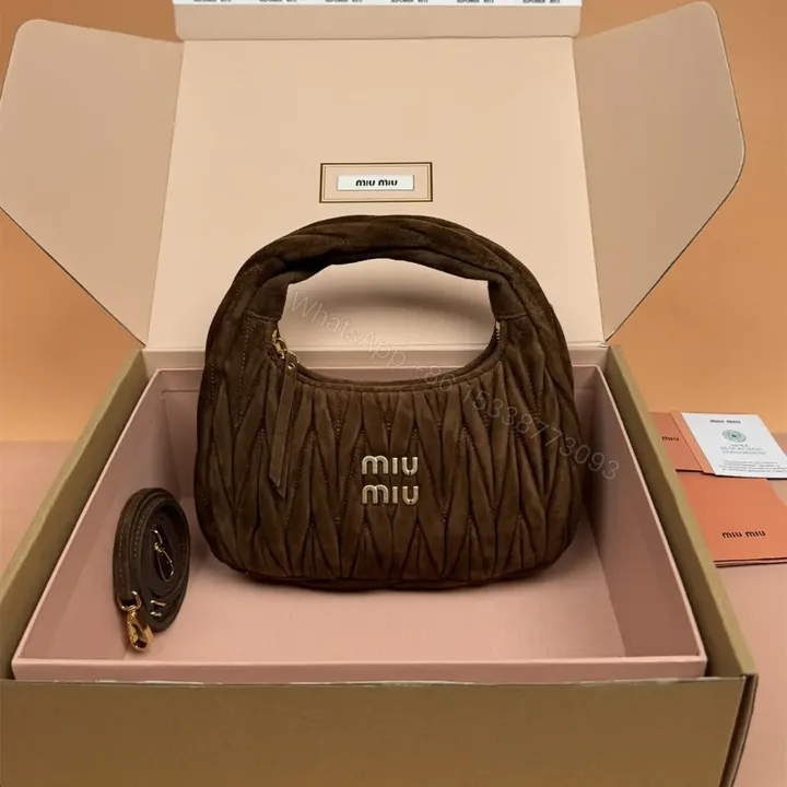 View 1 of 高仿miumiu*Matelasse系列5BC125絨面手提包棕色小號免檢版