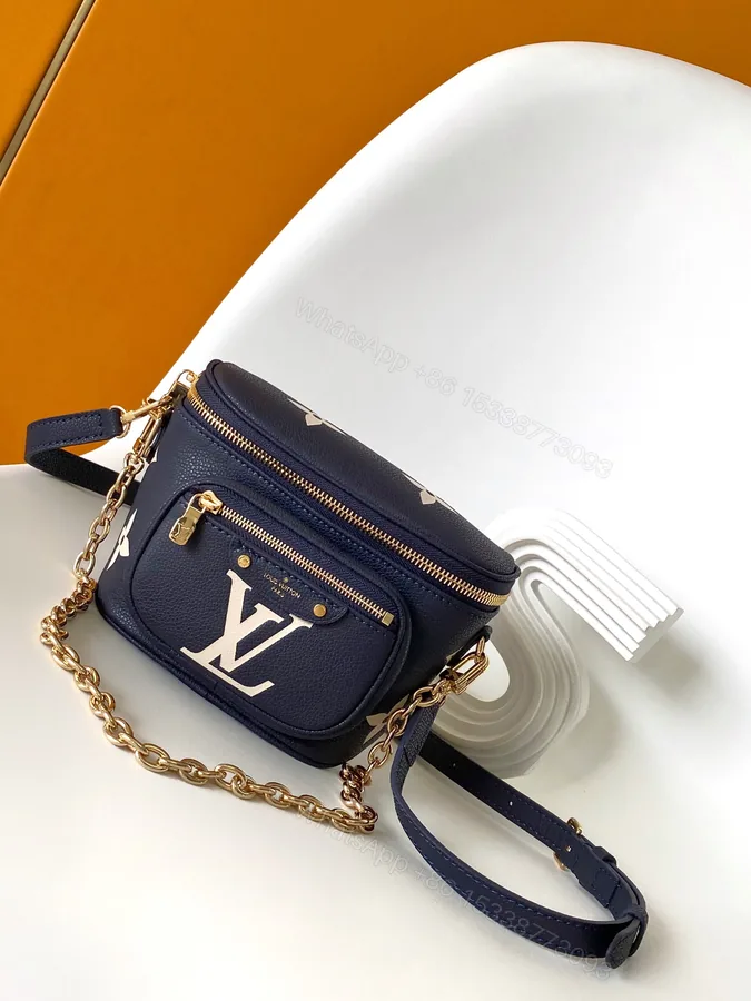 View 1 of LV A貨女士大Logo相機包深藍色金鏈百搭款
