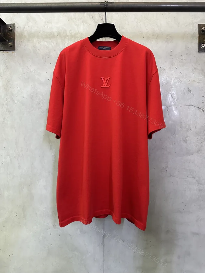 View 1 of LV 原單 男款 浮雕Logo短袖T恤 時尚極簡休閒款
