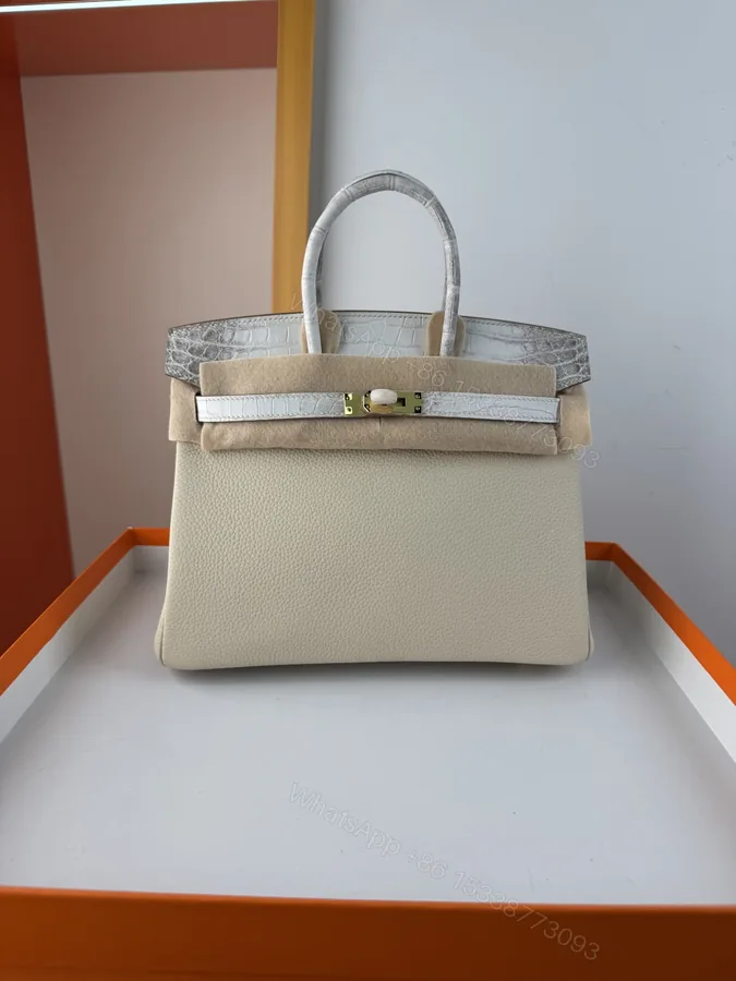 View 1 of Hermes 高仿 女款 Birkin 奶油白拼色手提包 清新百搭款