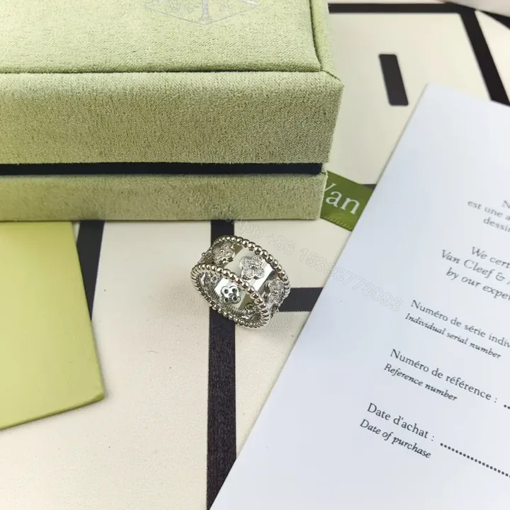 View 1 of 高仿首飾VanCleef&Arpels*RO9ND00鑲鑽萬花筒戒指白金中號