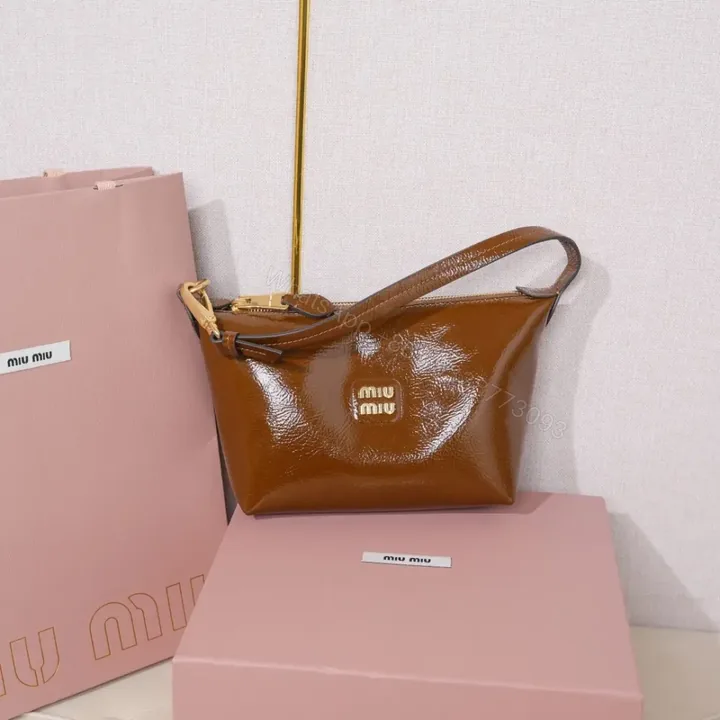 View 1 of 高仿miumiu*Naplak系列5NE841小羊皮飯盒包棕色免檢版