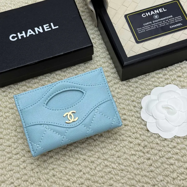 View 1 of Chanel 原單女士短夾天藍色優雅款 質感輕奢小皮件