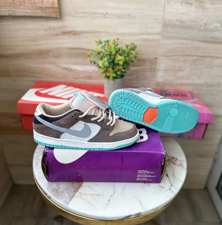 View 1 of NIKE SB DUNK LOW BIG MONEY SAVINGS REPLICA SNEAKERS FOR MAN