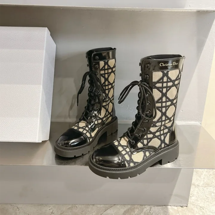 View 1 of 高仿Dior*D-Unit系列KDT135走秀款工裝中筒靴秋冬季卡其免檢版