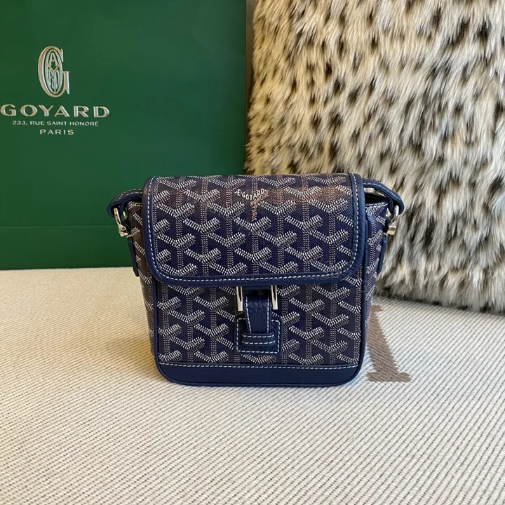View 1 of 高仿GoyardBeluga限量版mini豆腐包深藍色
