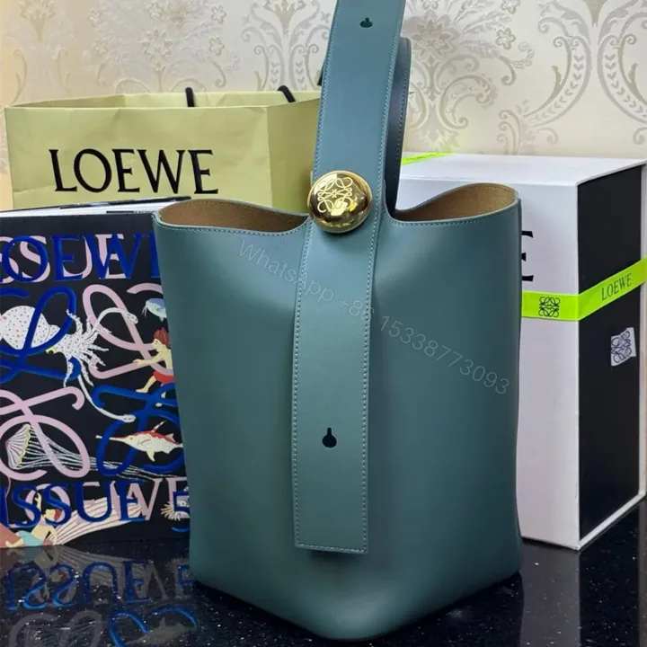 View 1 of 高仿Loewe*Bucket系列4535水桶包香根草色中號免檢版
