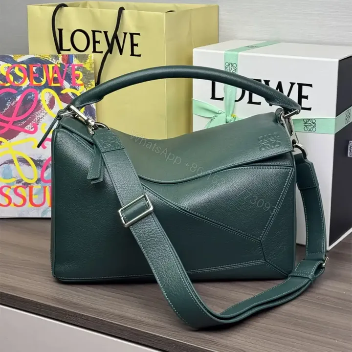 View 1 of 高仿Loewe*Puzzle系列6580鹿皮斜挎包常青綠大號免檢版