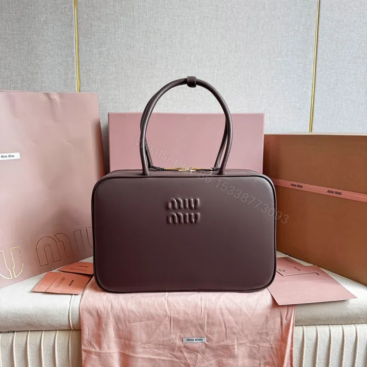 View 1 of 高仿miumiu*5BB17長肩帶公文包木色免檢版