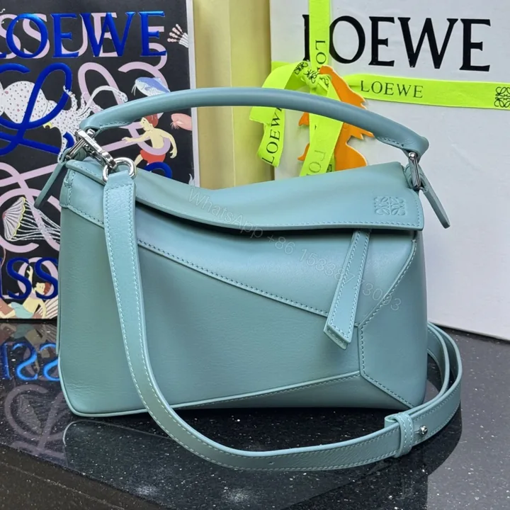 View 1 of 高仿Loewe*Puzzle系列4412單肩包小牛皮水藍色小號免檢版