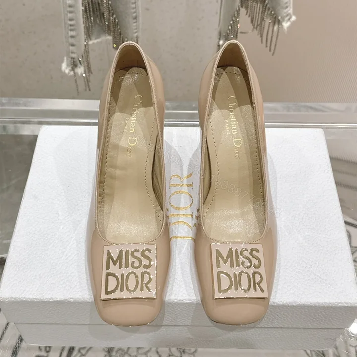 View 1 of 高仿Dior*Miss系列KCX322方頭LOGO金屬扣高踭單鞋膚色免檢版