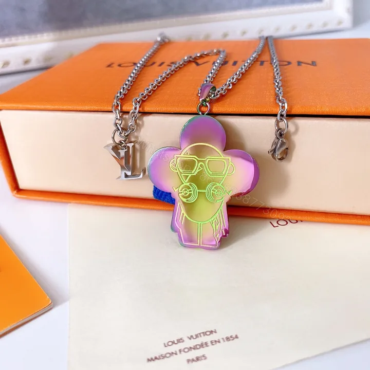 View 1 of EN – Lux LV Necklaces 072