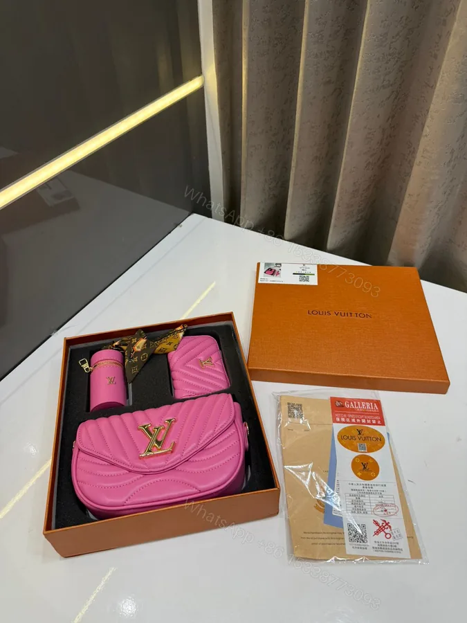 View 1 of FIRST COPY LOUIS VUITTON PINK PREMIUM GIFT SET BAG