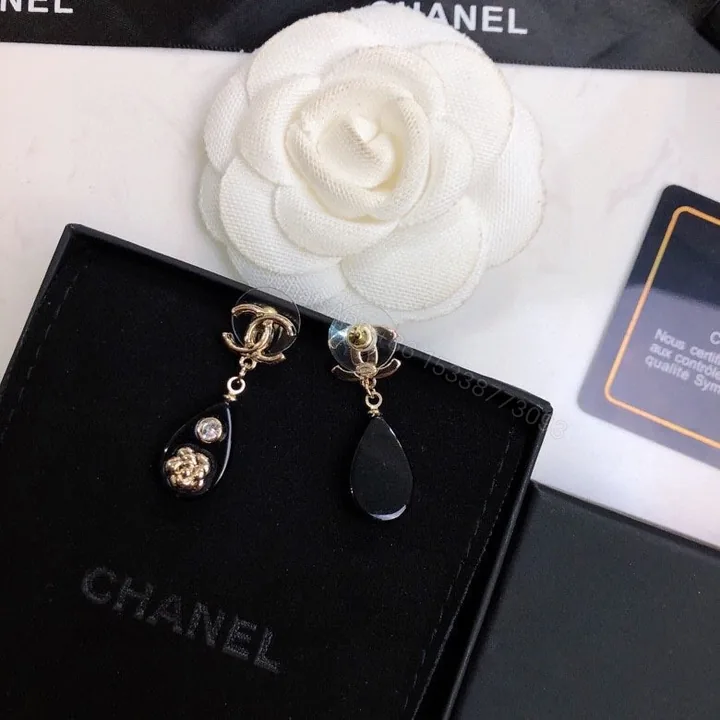 View 1 of EN – Lux Earring Chanel 015