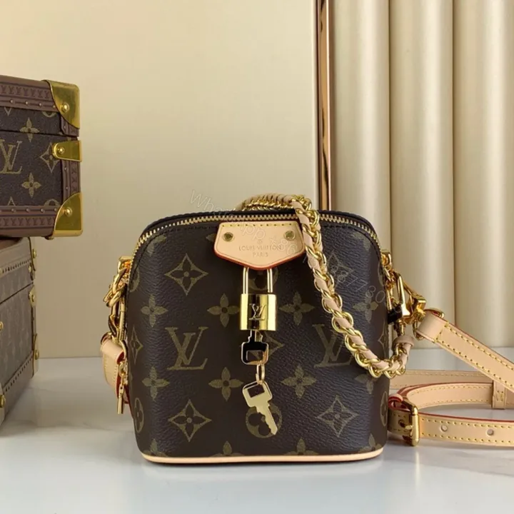 View 1 of Louis Vuitton Monogram Pattern Super Premium Handbag 14x13x11cm