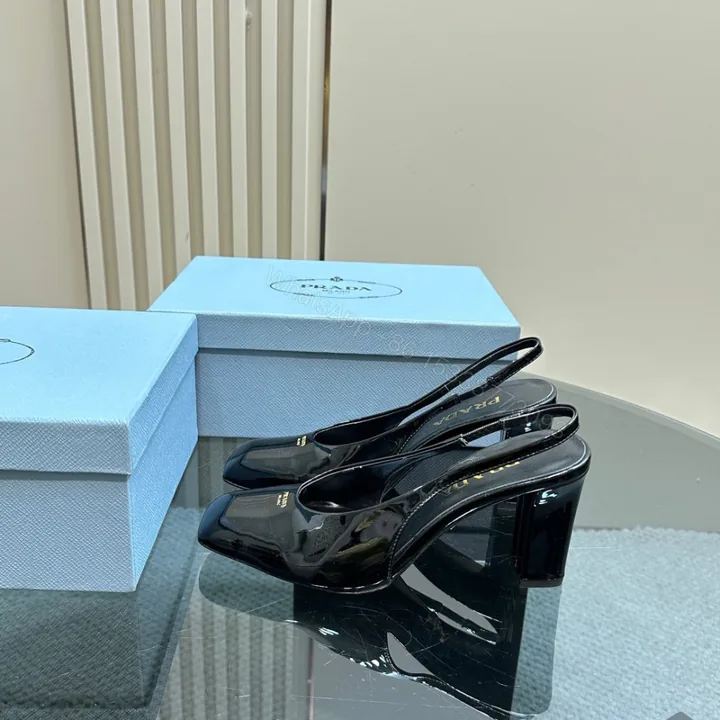 View 1 of 高仿Prada*1I838N方頭粗踭露跟鞋8.5CM漆皮黑色免檢版