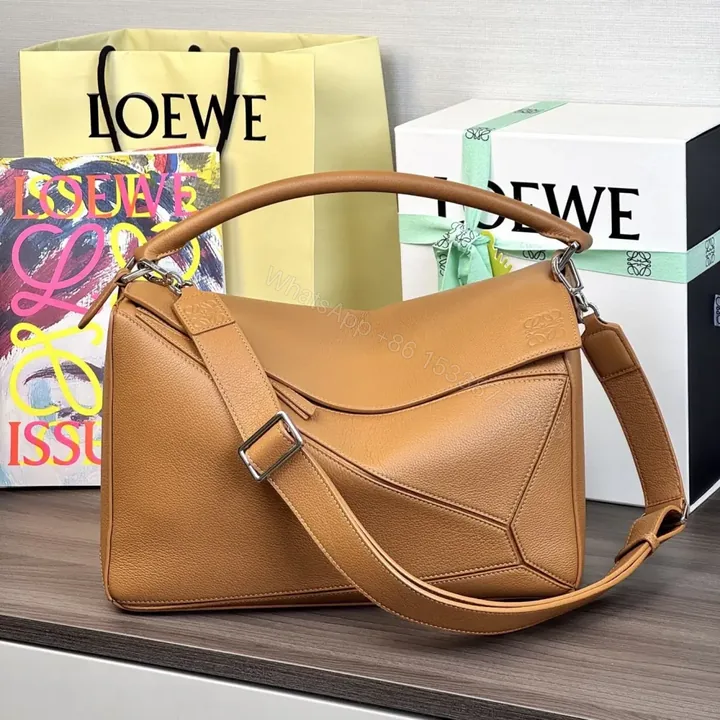 View 1 of 高仿Loewe*Puzzle系列2530單肩包棕色大號免檢版