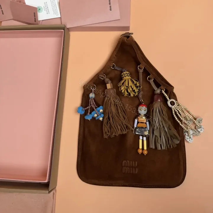 View 1 of 高仿miumiu*5BA295絨面革手提包橡木色免檢版