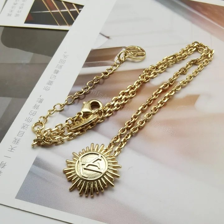 View 1 of EN – Lux LV Necklaces 068