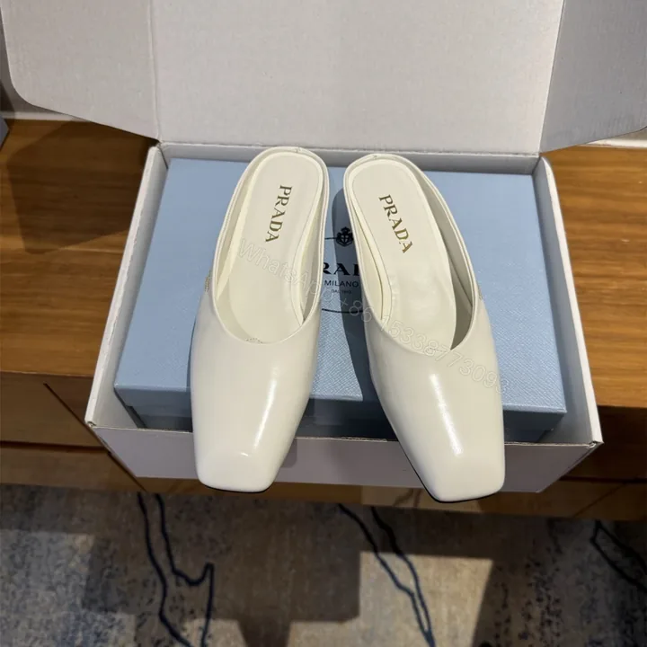 View 1 of 高仿Prada*1S825M方頭皮質休閒拖鞋白色免檢版