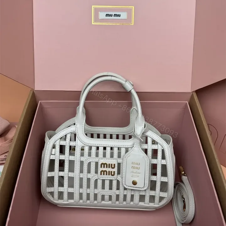 View 1 of 高仿miumiu*5BA294小牛皮鏤空手提包白色免檢版